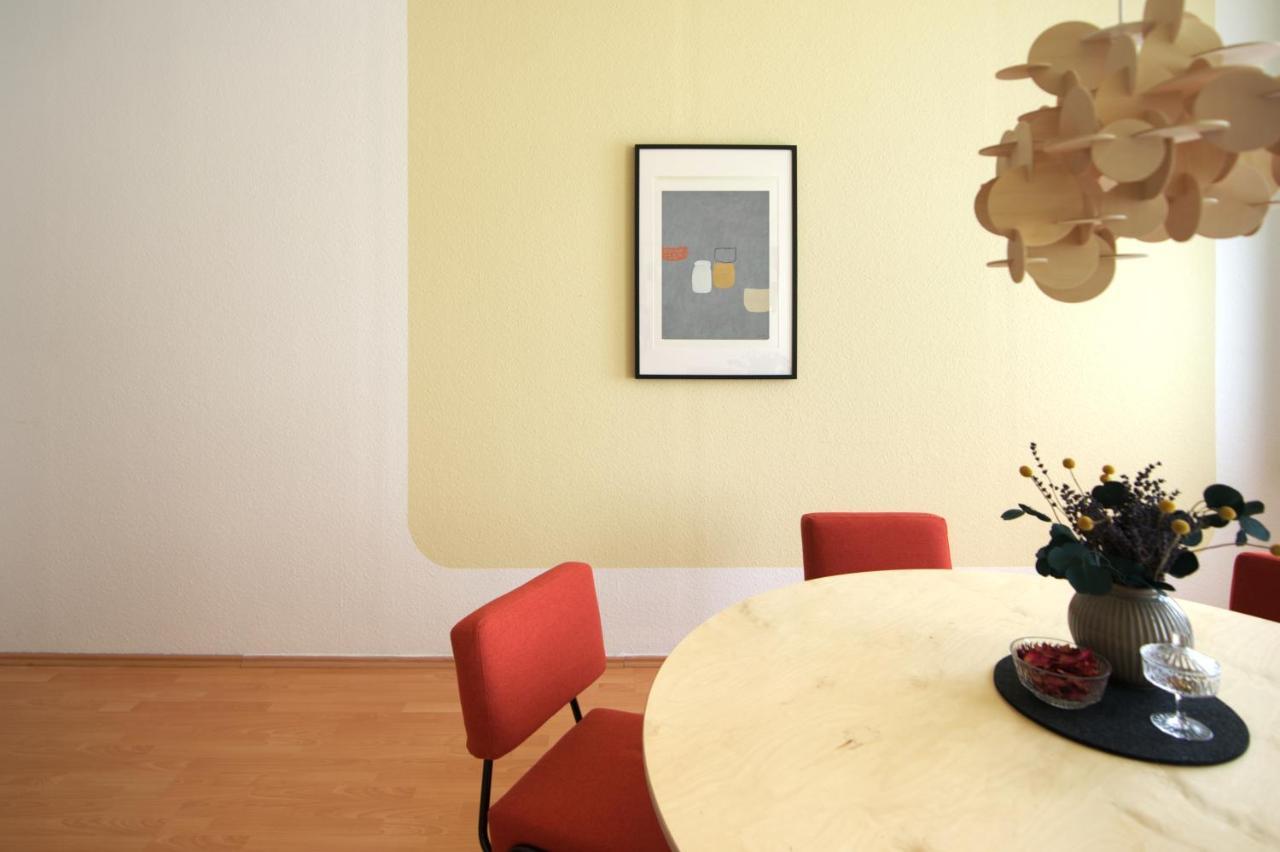 Vonbehling Boutique Apartment Mit 65Zoll Tv Und Designerstuecken Halle  Exterior photo