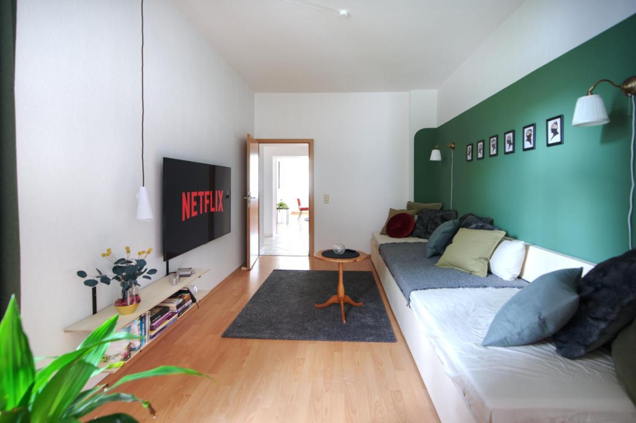 Vonbehling Boutique Apartment Mit 65Zoll Tv Und Designerstuecken Halle  Exterior photo