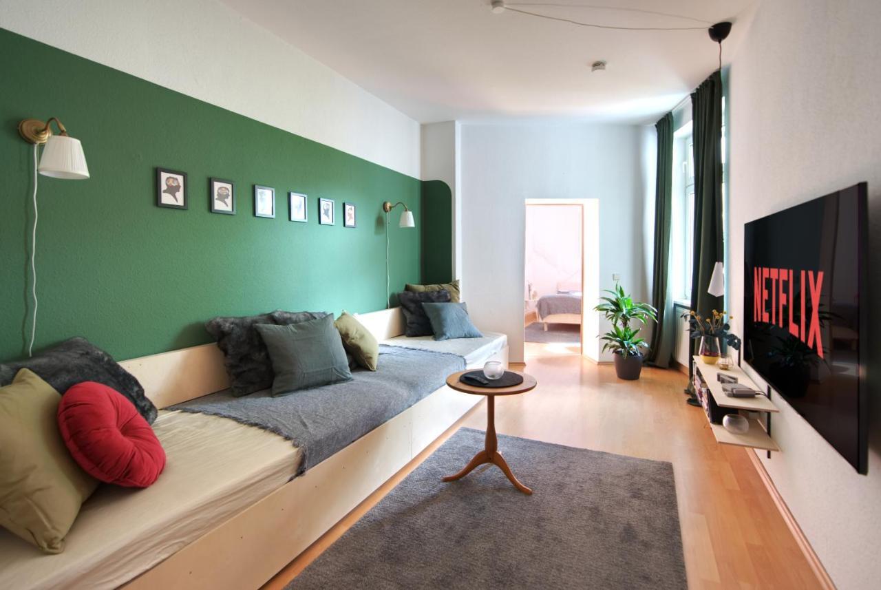 Vonbehling Boutique Apartment Mit 65Zoll Tv Und Designerstuecken Halle  Exterior photo