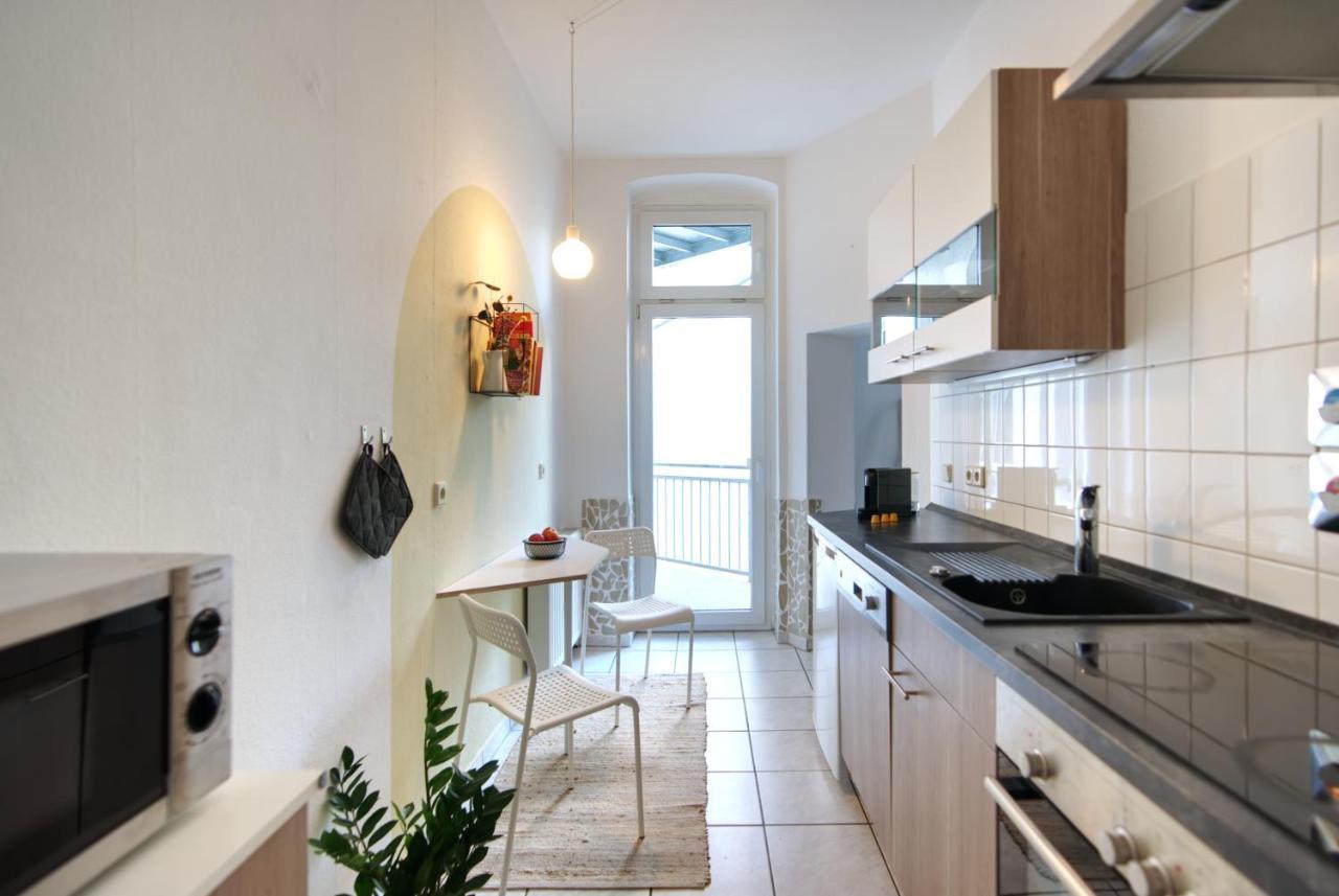 Vonbehling Boutique Apartment Mit 65Zoll Tv Und Designerstuecken Halle  Exterior photo